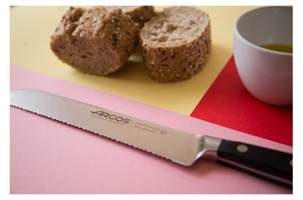 Нож для хлеба Arcos Manhattan 20см, кованая сталь