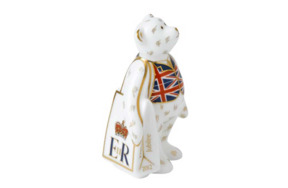 Фигурка медведя Royal Crown Derby Покупатель с сумкой с вензелем Королевы 9,5см