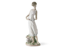 Фигурка Lladro Цветы для богини 27х8 см, фарфор