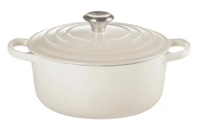 Кастрюля круглая с крышкой Le Creuset, 26см, меренга, чугун